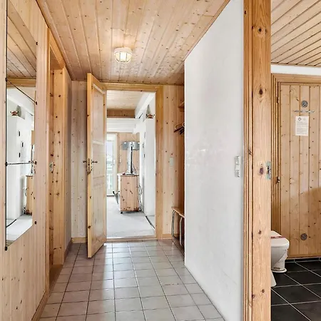 Feriehus Lovely In With House A Panoramic View